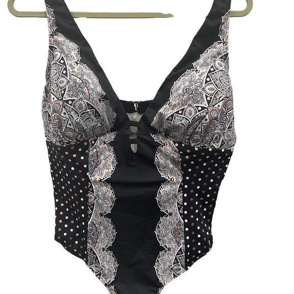 Swimsuits for all one piece - Picture 2 of 5